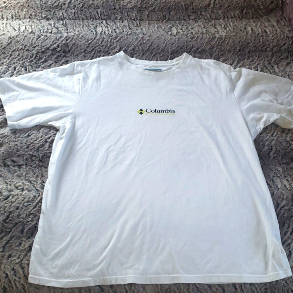 Columbia T-shirt